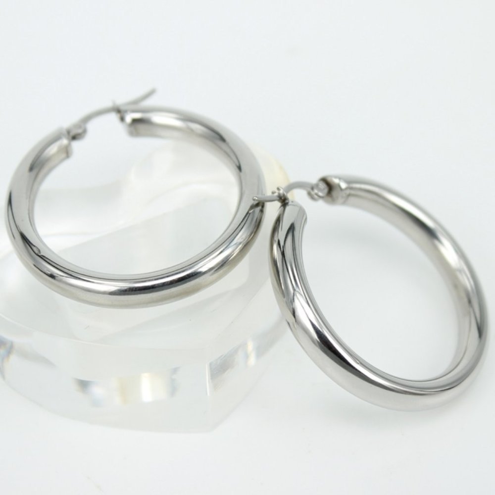 *NEW 18K White Gold Round 2'' Tube Hoop Earrings - Picture 3 of 7